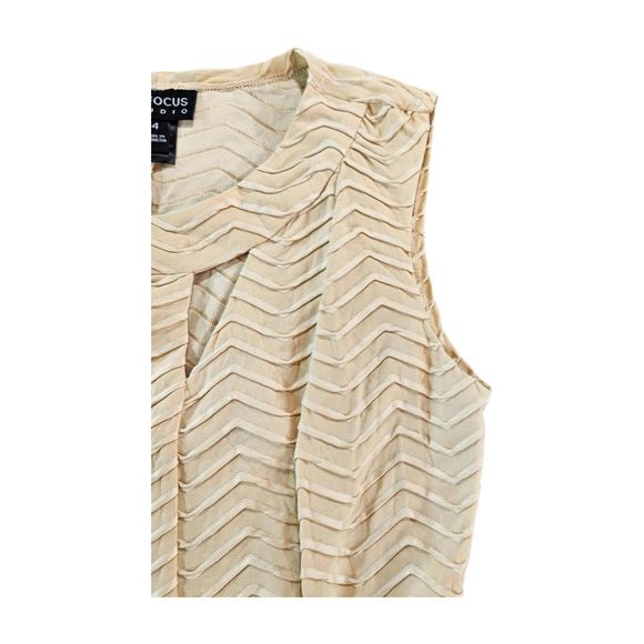 En Focus Studio Dress Size 4 Strappy Sleeve Chevron A-Line Cut Out Neckline - Picture 6 of 10